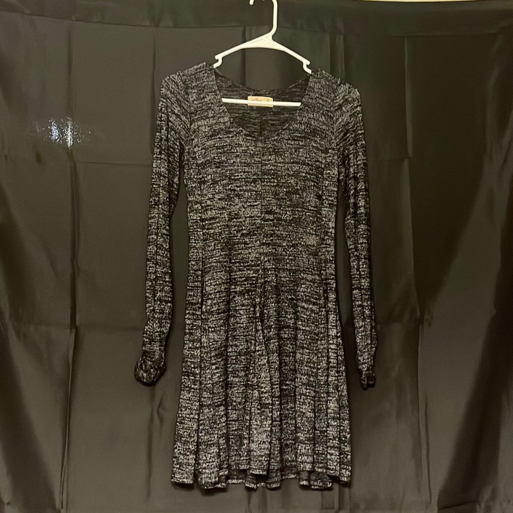 hollister short long sleeved slim waist dress